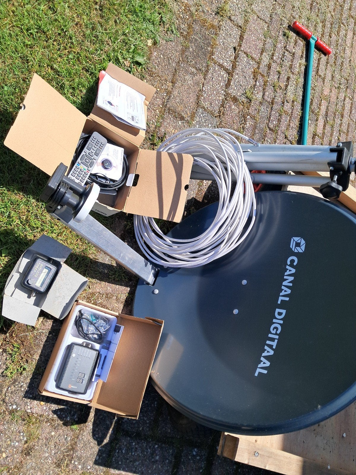 Te koop satelliet schotelantenne, Ophalen