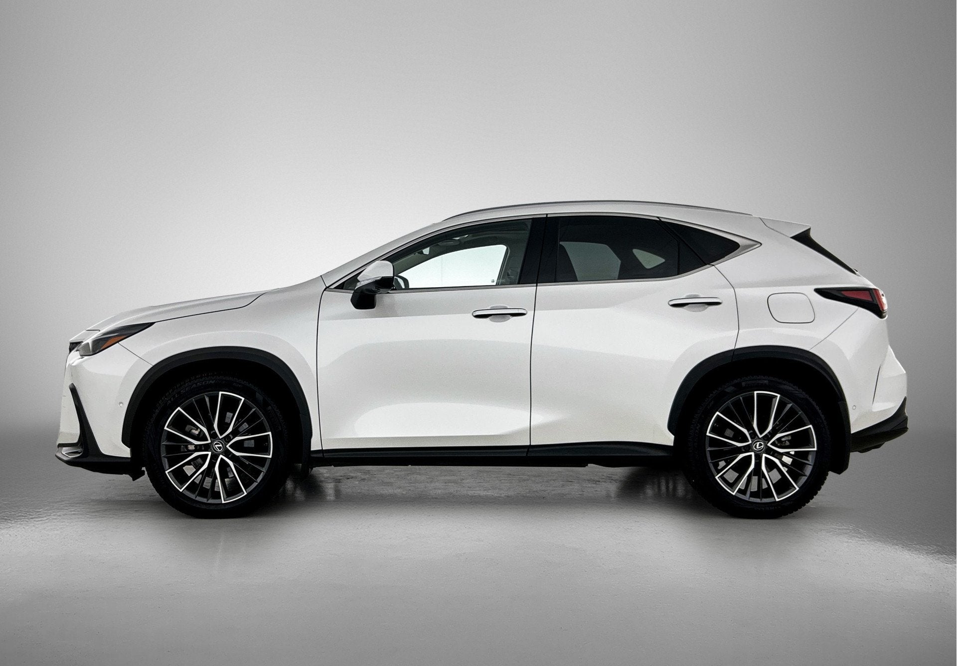 Lexus NX 450h+ AWD Executive Line | Memory Seat | Elektrisch, Auto's, Automaat, Gebruikt, 4 cilinders, Wit