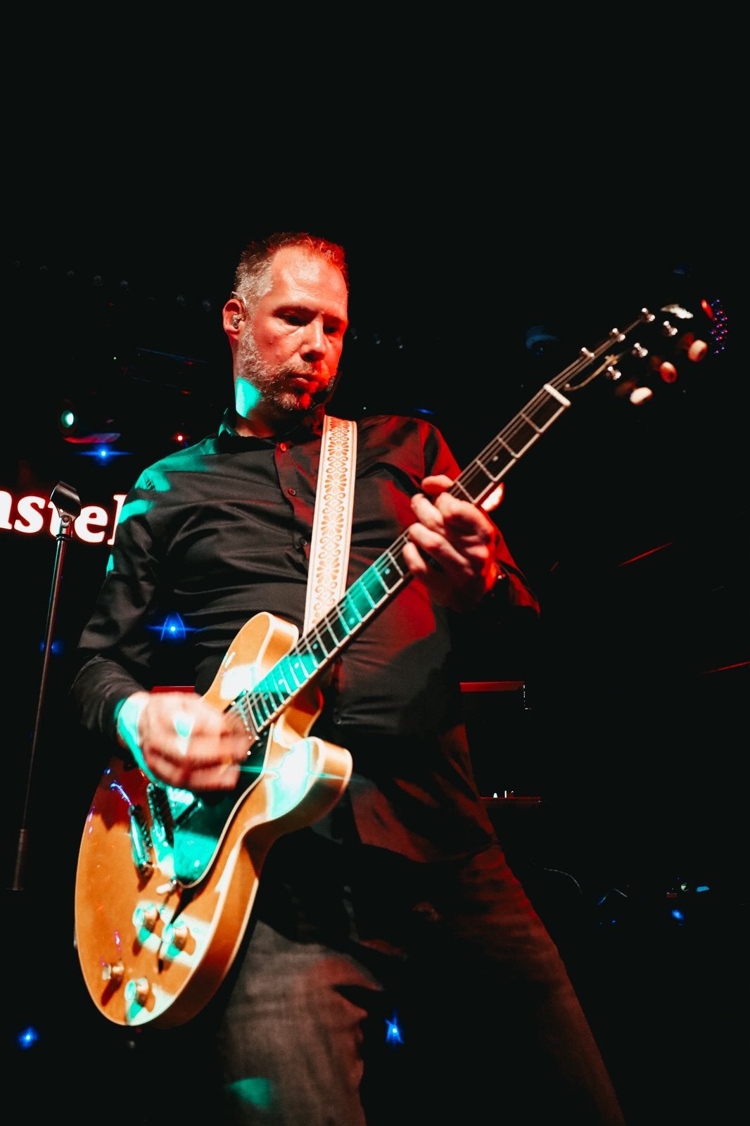 Gitarist zoekt band, Contacten en Berichten, Muziek maken en Bandleden