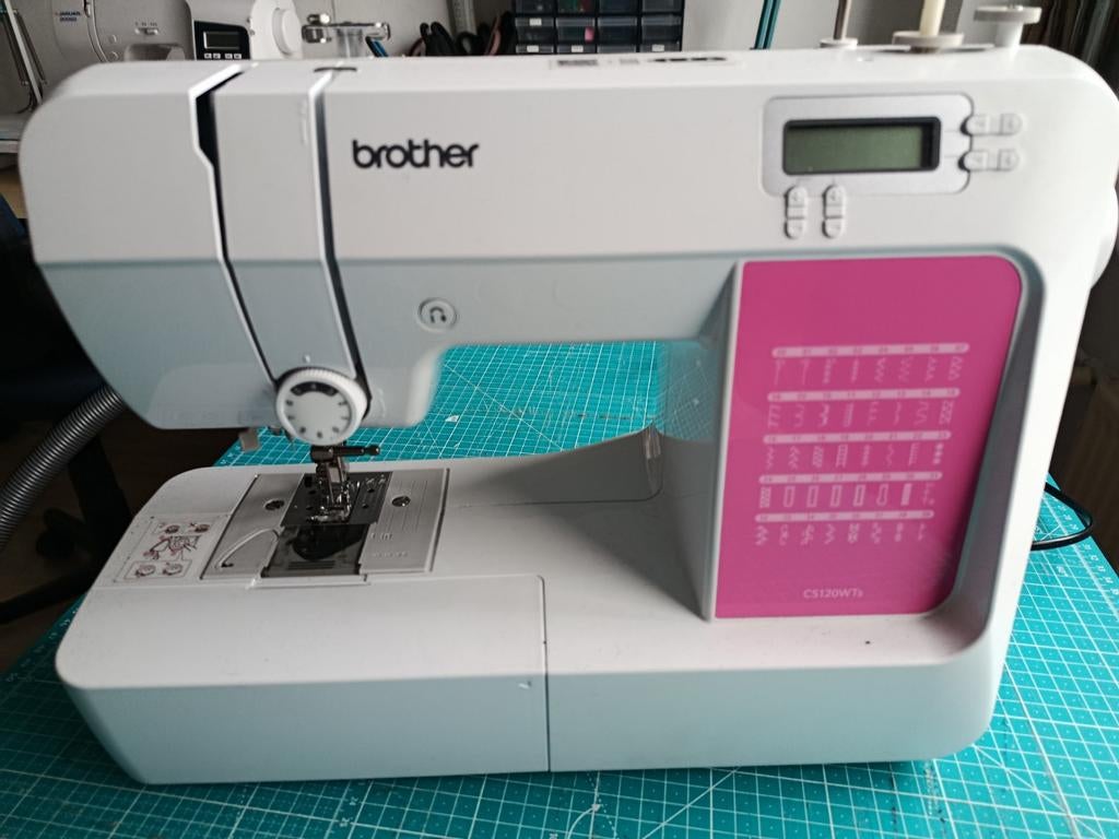 Brother CS120wts naaimachine met extra grote aanschuiftafel, Ophalen of Verzenden, Zo goed als nieuw, Naaimachine, Brother