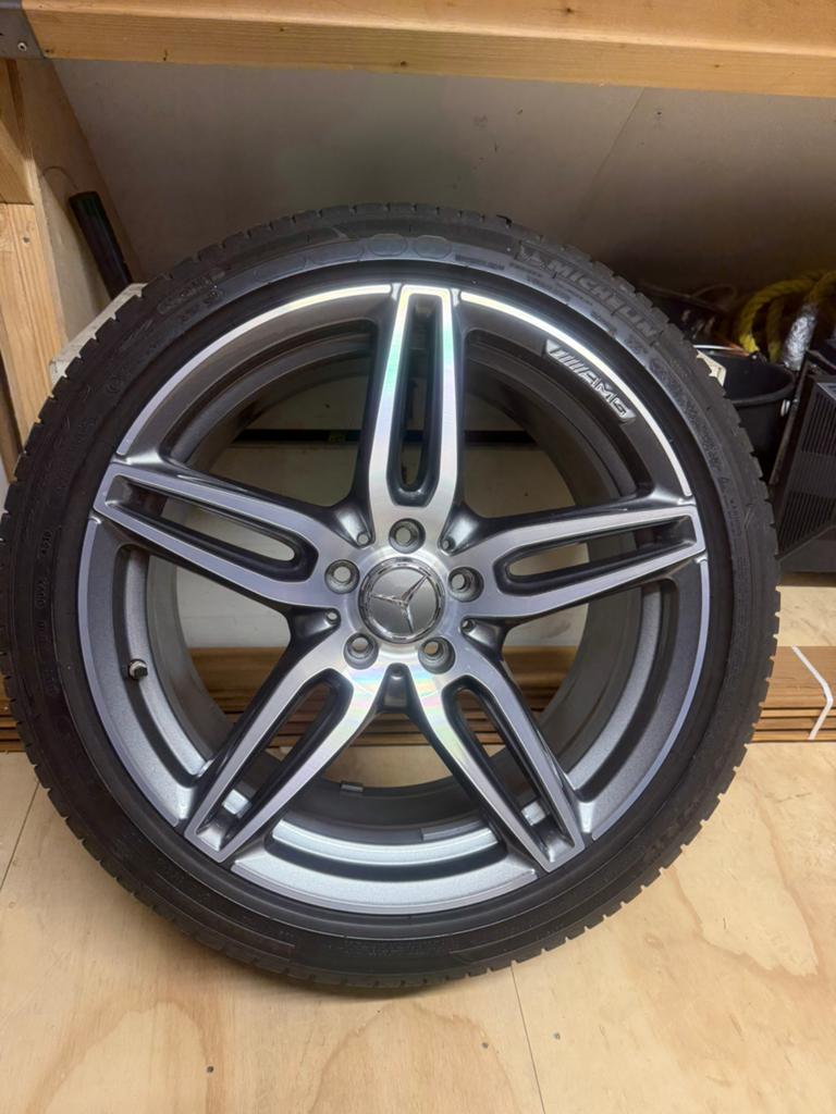 Nieuwstaat originele Mercedes W213 AMG 19inch breedset, Velg(en), 275 mm, Nieuw, Personenwagen