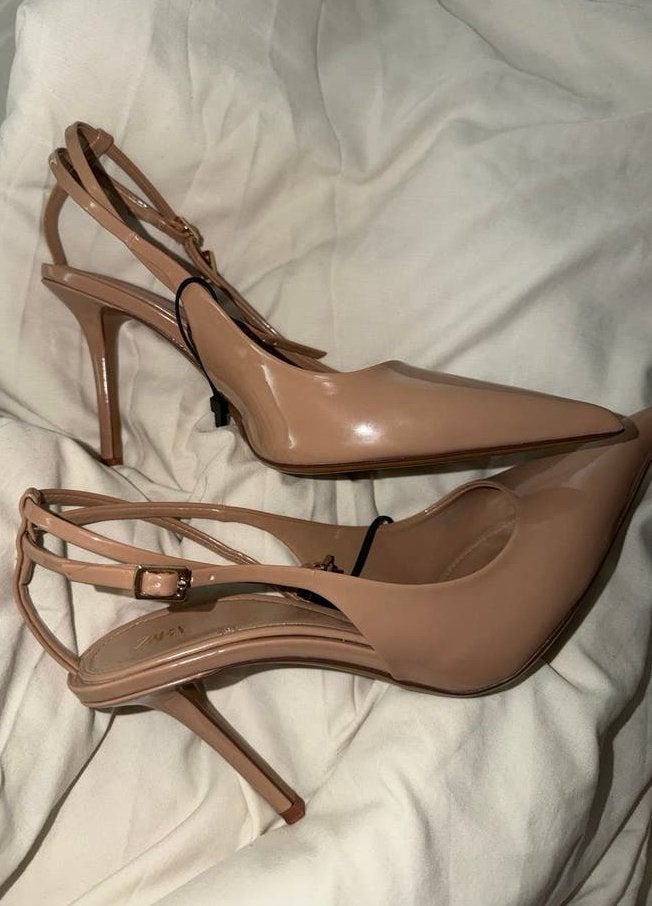 Zara Slingback Pumps Nude Lakleer Maat 41, Ophalen of Verzenden, Nieuw, Beige, Pumps
