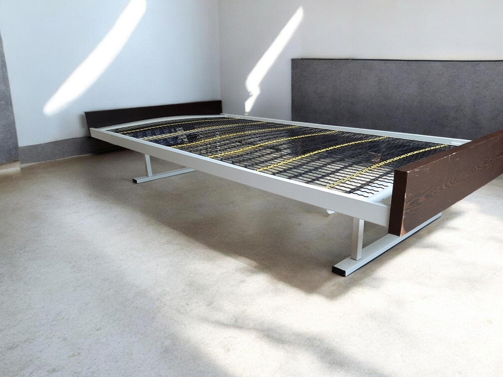 Eenpersoonsbed met slaapvlakmat - 90 x 190 cm, Huis en Inrichting, Slaapkamer | Bedden, Ophalen, Gebruikt, 90 cm, Eenpersoons