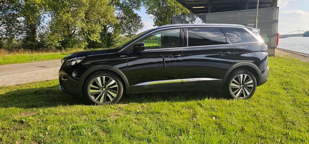 Peugeot 5008 1.6 Puretech 180pk S&S Eat8 2019 Zwart, Zwart, 4 cilinders, 181 pk, 7 stoelen