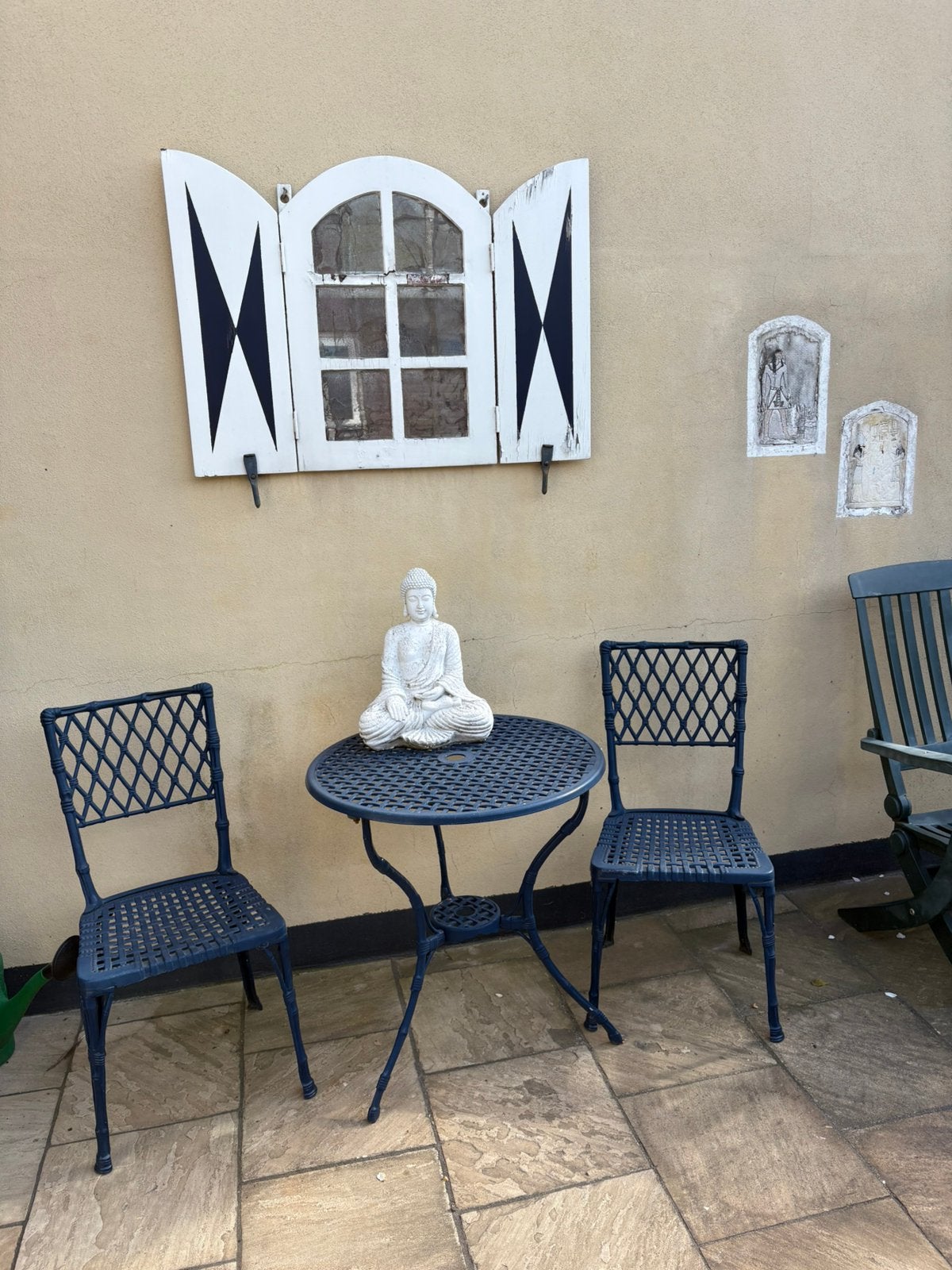 Metalen bistro set  2 stoeltjes en een tafeltje, Ophalen, Gebruikt, Overige materialen, 2 zitplaatsen