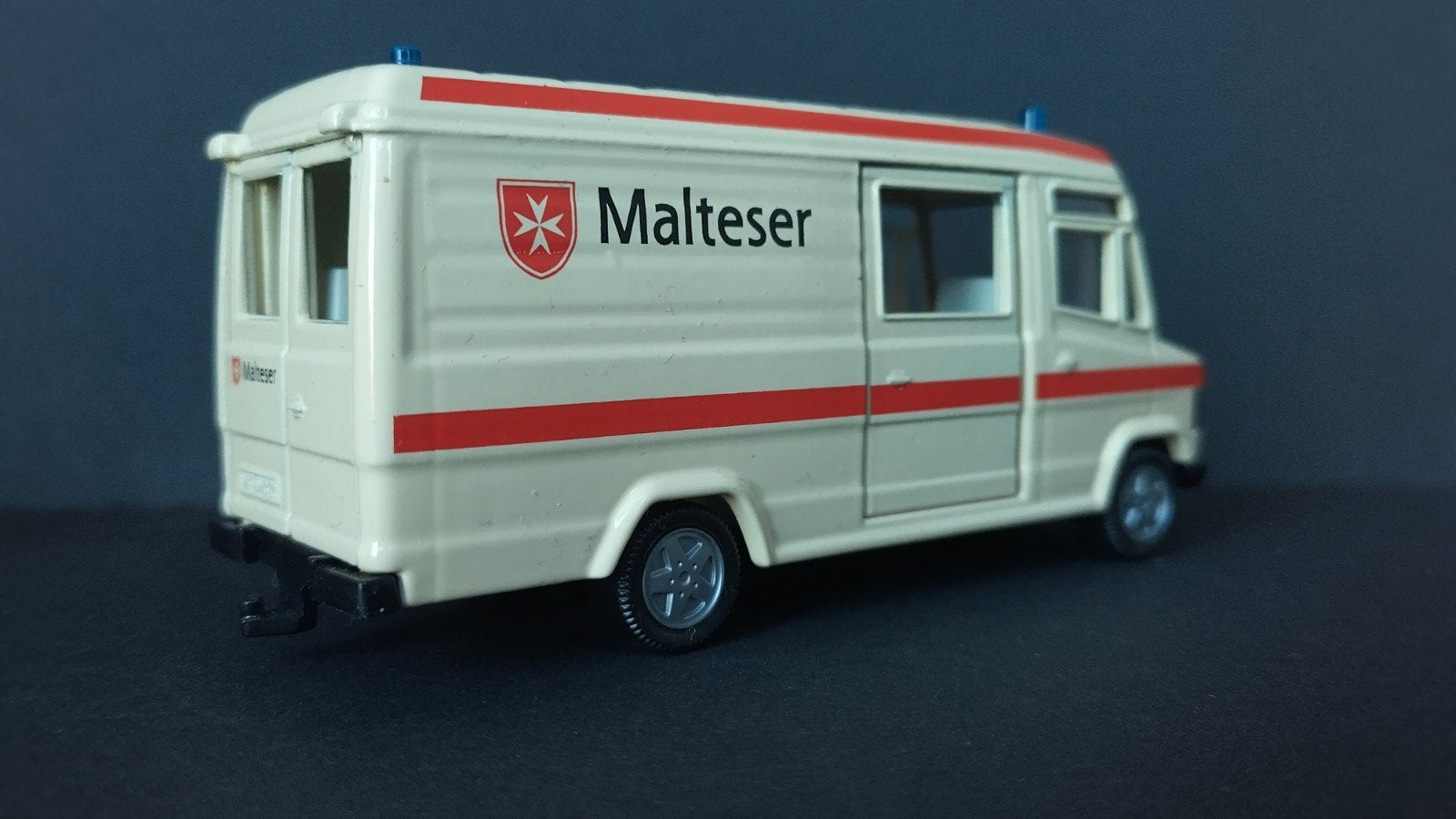 Mercedes Benz 809 D Malteser ambulance 1:55 Siku Pol, Auto, Verzenden, Nieuw, Siku
