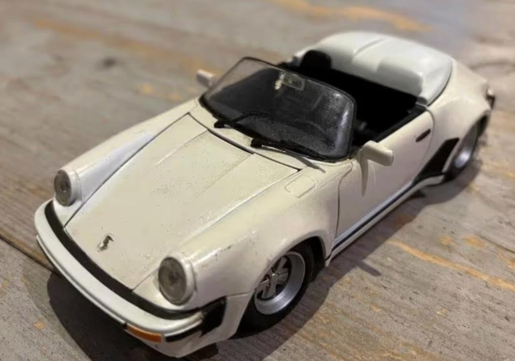 Maesto modelauto witte Porsche 911 Speedster 1989, Hobby en Vrije tijd, Modelauto's | 1:24, Ophalen of Verzenden, Gebruikt, Auto