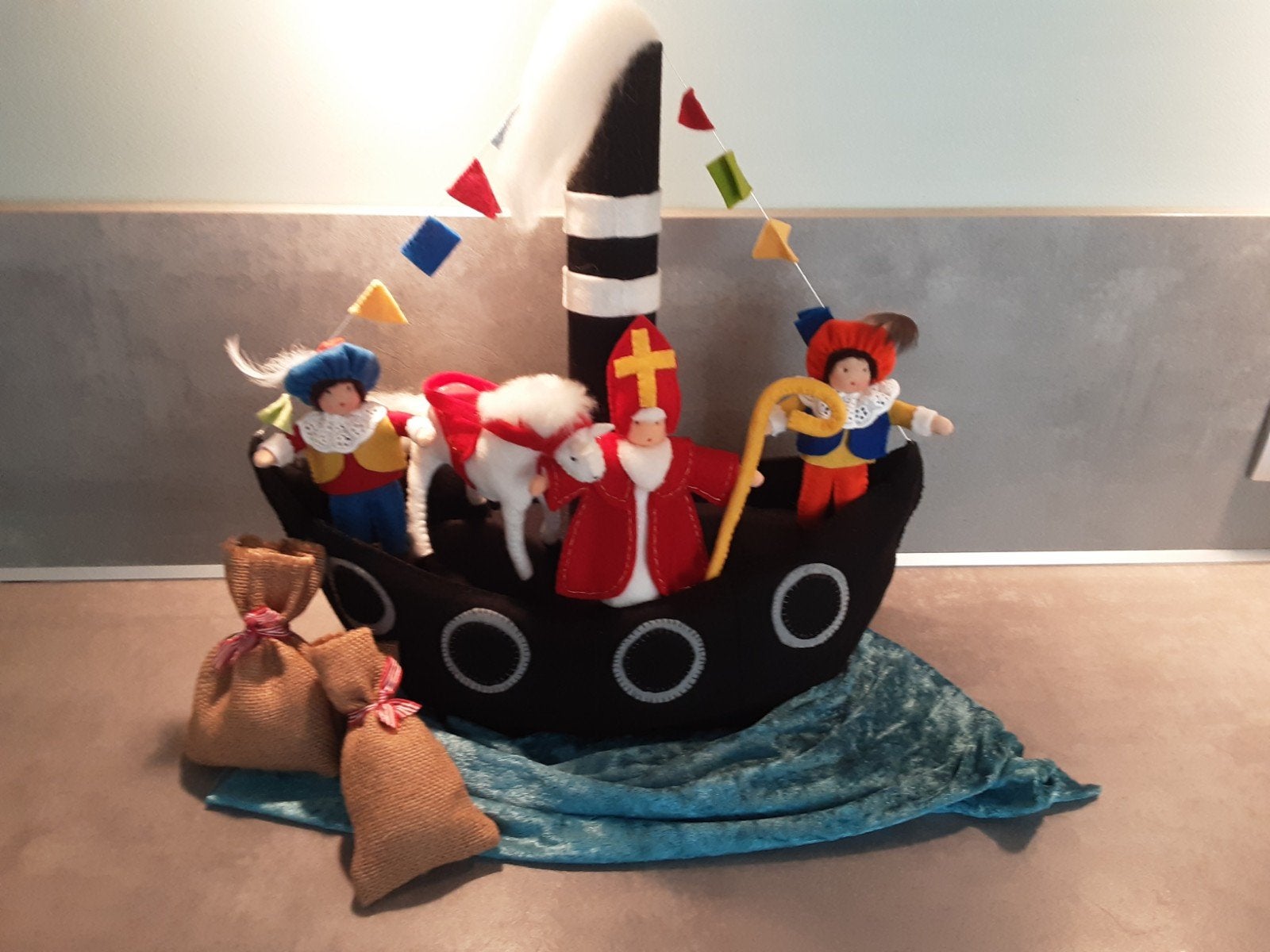 Sinterklaasboot, Ophalen of Verzenden, Zo goed als nieuw
