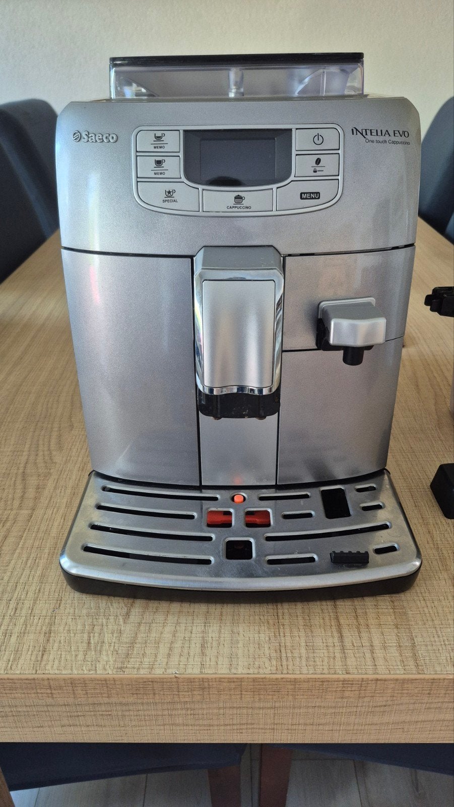 Saeco Intelia Evo One touch Cappuccino, Witgoed en Apparatuur, Koffiezetapparaten, Ophalen, Afneembaar waterreservoir, Gebruikt