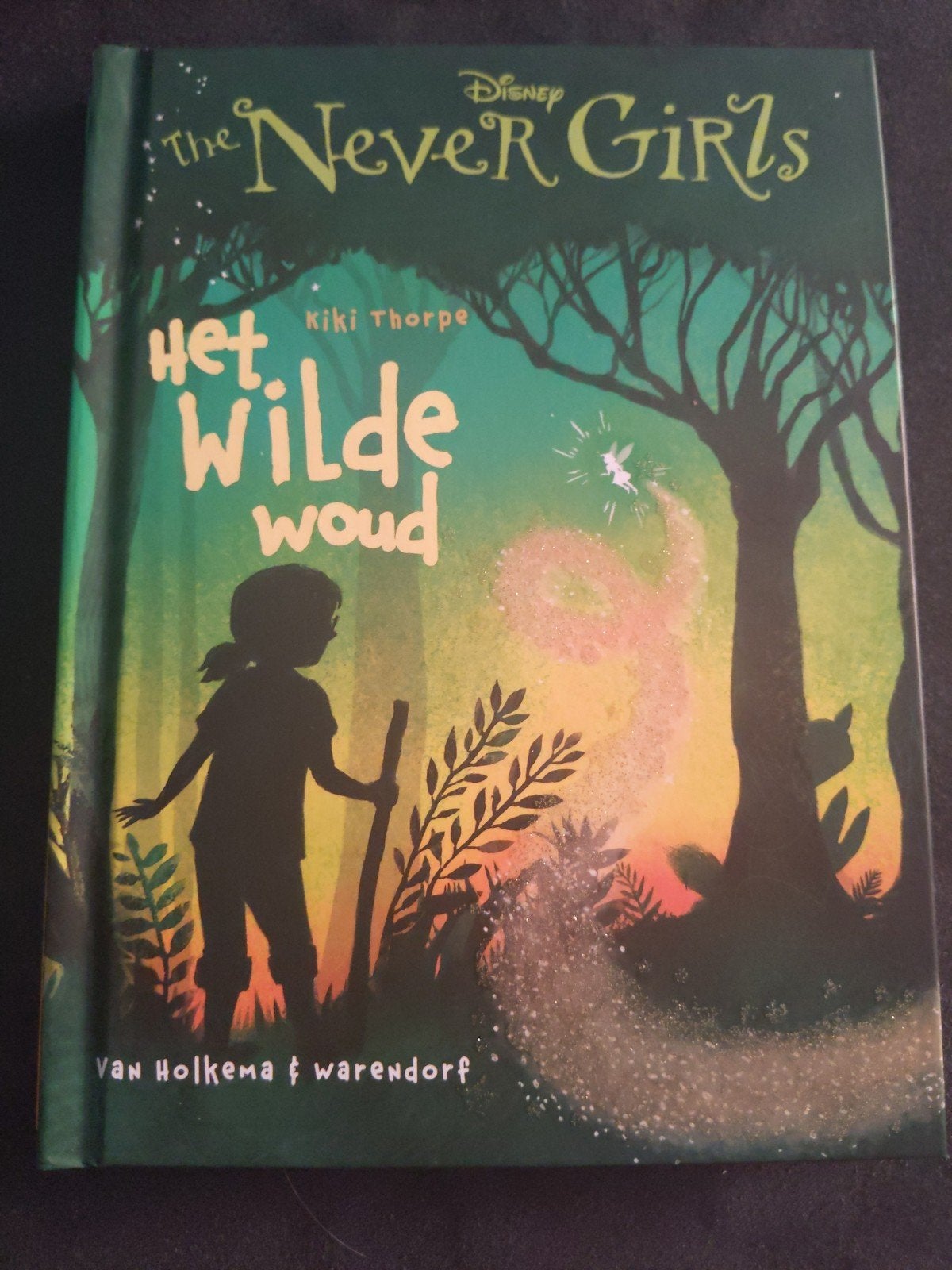 Disney The Never Girls: Het Wilde Woud - Kiki Thorpe, Boeken, Ophalen of Verzenden, Zo goed als nieuw, Kiki Thorpe
