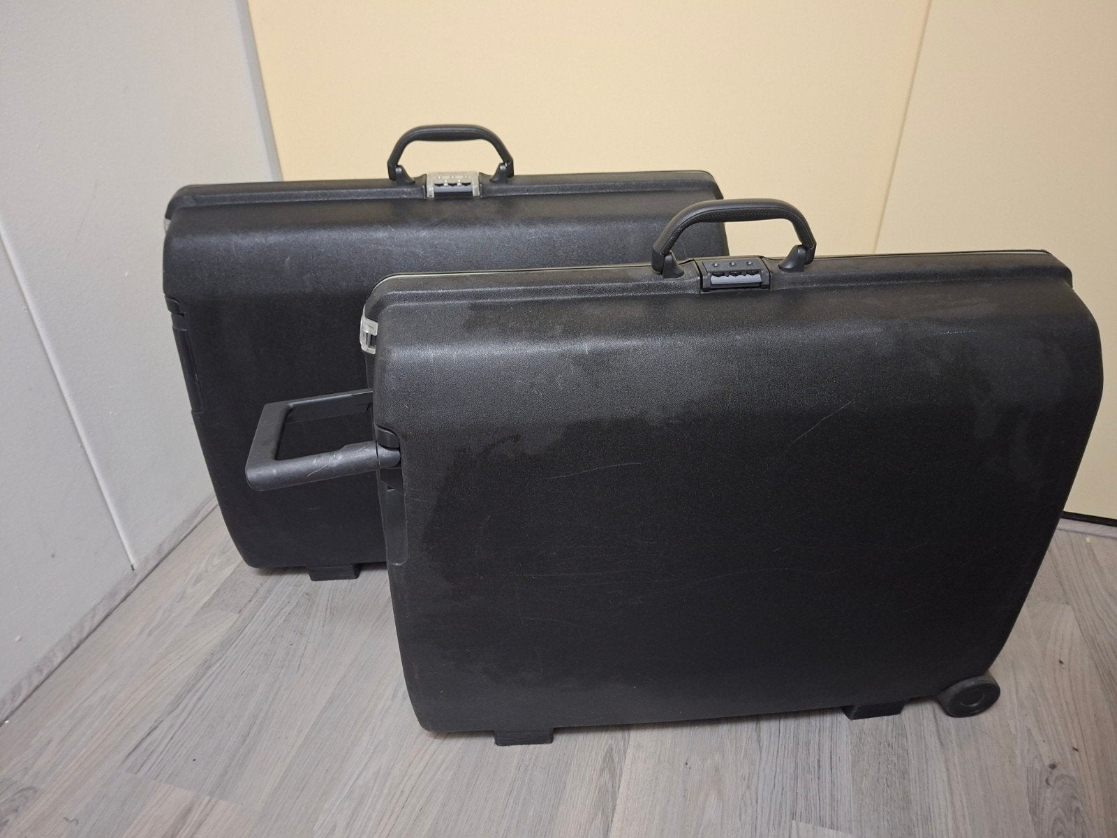 2 Samsonite Koffers, Gebruikt, Hard kunststof, 45 tot 55 cm, 70 cm of meer