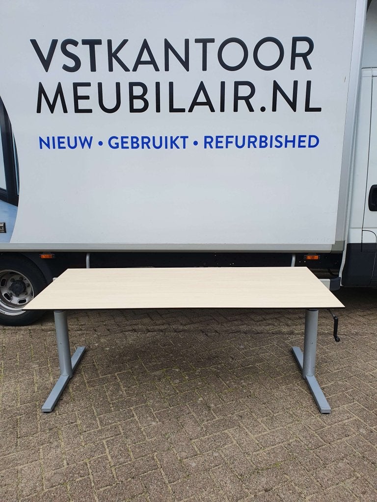 Gispen TM slinger bureau, trespa blad, 7 beschikbaar, Huis en Inrichting, Bureaus, Gispen, Parallelweg West 23 4104 AZ Culemborg