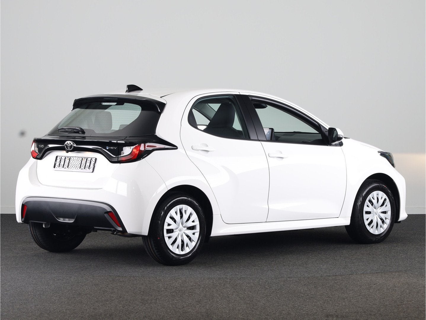 Toyota Yaris 1.5 Hybrid 115 Comfort Nu te BESTELLEN met 2000, 12 maanden, Stof, 116 pk, Wit