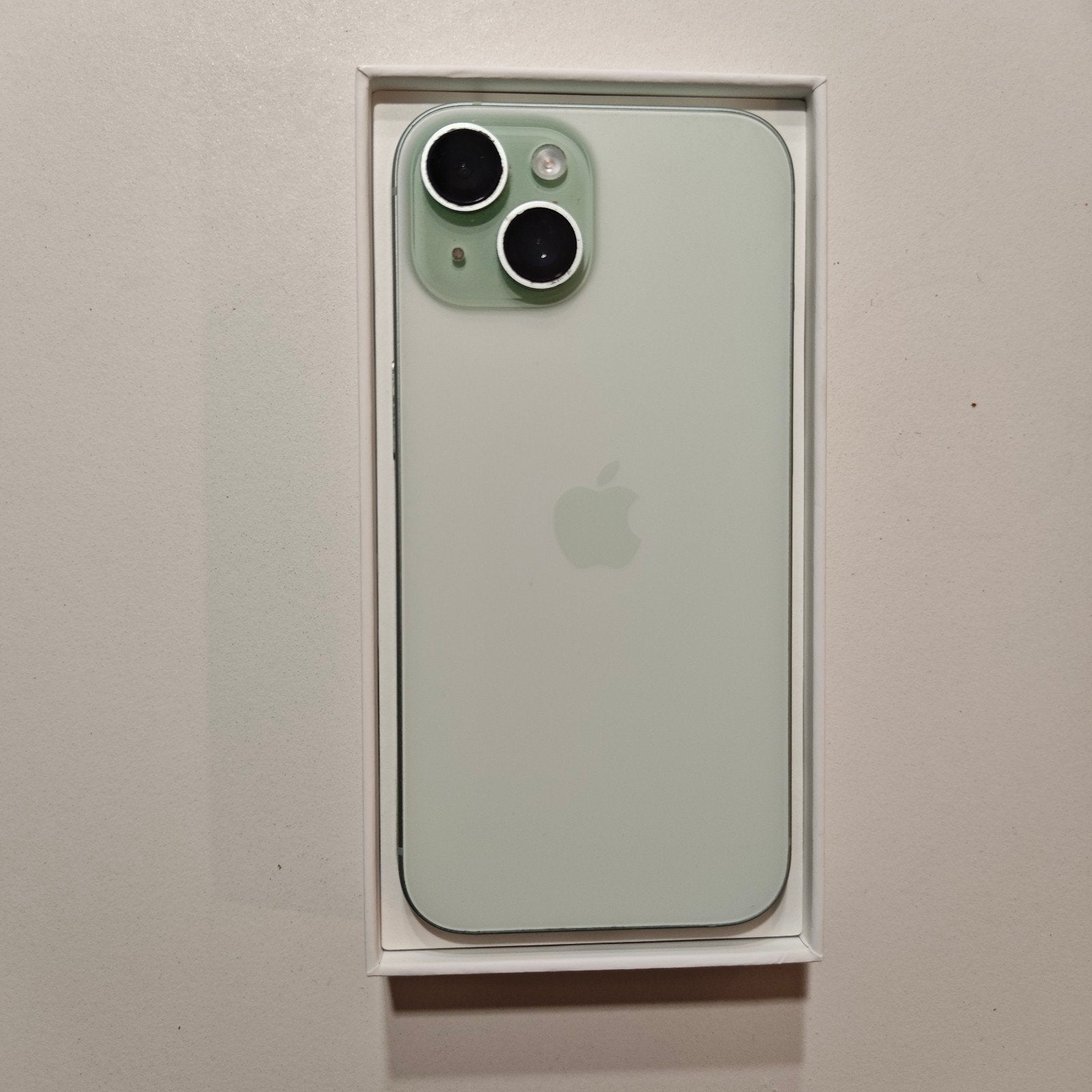 Foto 3 van iPhone 15 128GB Groen - Zo goed als nieuw