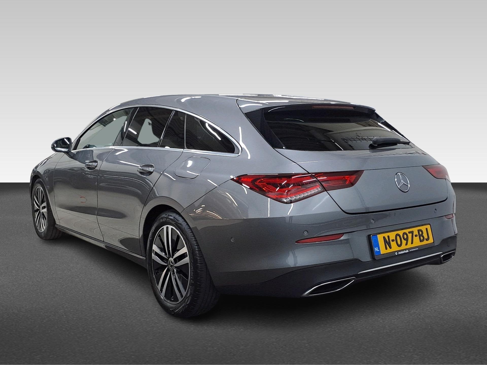 Mercedes-Benz CLA Shooting Brake 180 BUSINESS SOLUTION 136PK, Auto's, Mercedes-Benz, 136 pk, Gebruikt, 4 cilinders, Origineel Nederlands