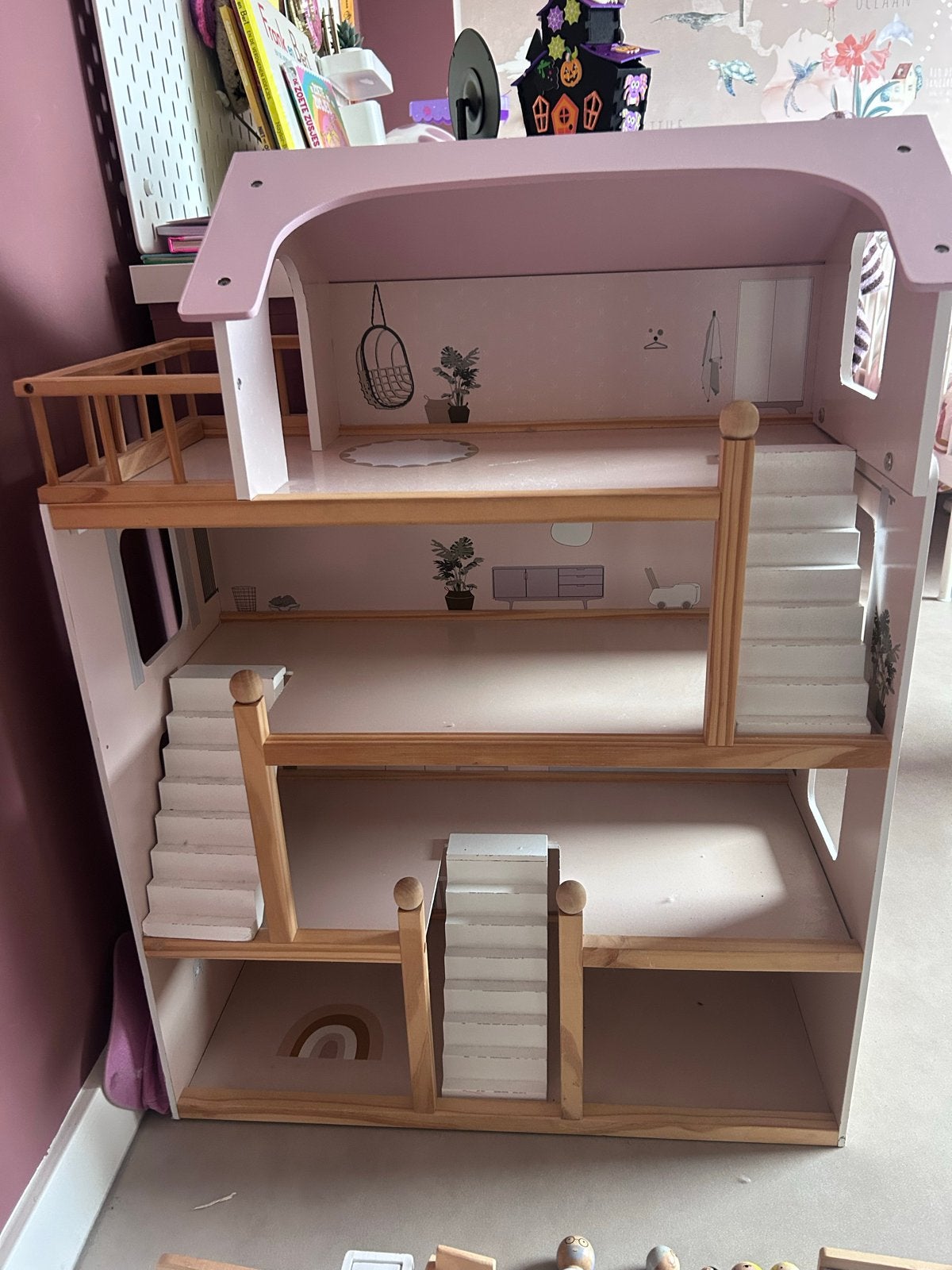 Houten poppenhuis met meubels en poppetjes - petit ameli, Ophalen, Gebruikt, Poppenhuis