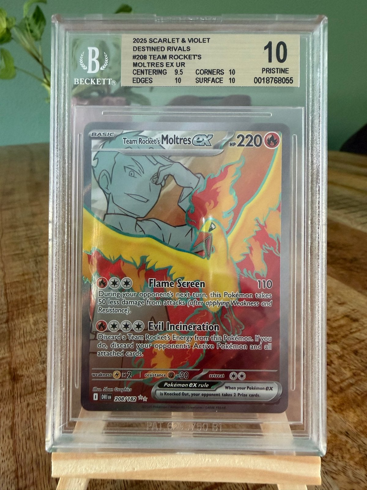 Team Rocket's Moltres EX UR #208 Beckett Pristine 10, Hobby en Vrije tijd, Verzamelkaartspellen | Pokémon, Ophalen, Nieuw, Losse kaart