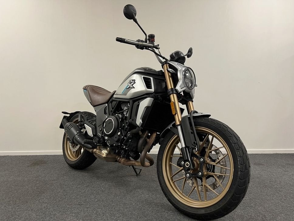 CFMOTO 700CL-X Heritage | 2024 | 7.885KM, Motorrijbewijs A, Bedrijf, Onbekend, Meer dan 35 kW