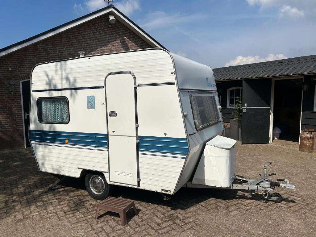 Knaus K325 Komfort 1977 700kG, Caravans en Kamperen, Dwarsbed, Treinzit, Particulier, 500 - 750 kg