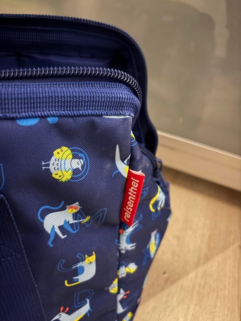 Reisenthel Kinderreistas - Blauw met dierenprint, Ophalen, 40 tot 60 cm, Gebruikt, 20 tot 30 cm