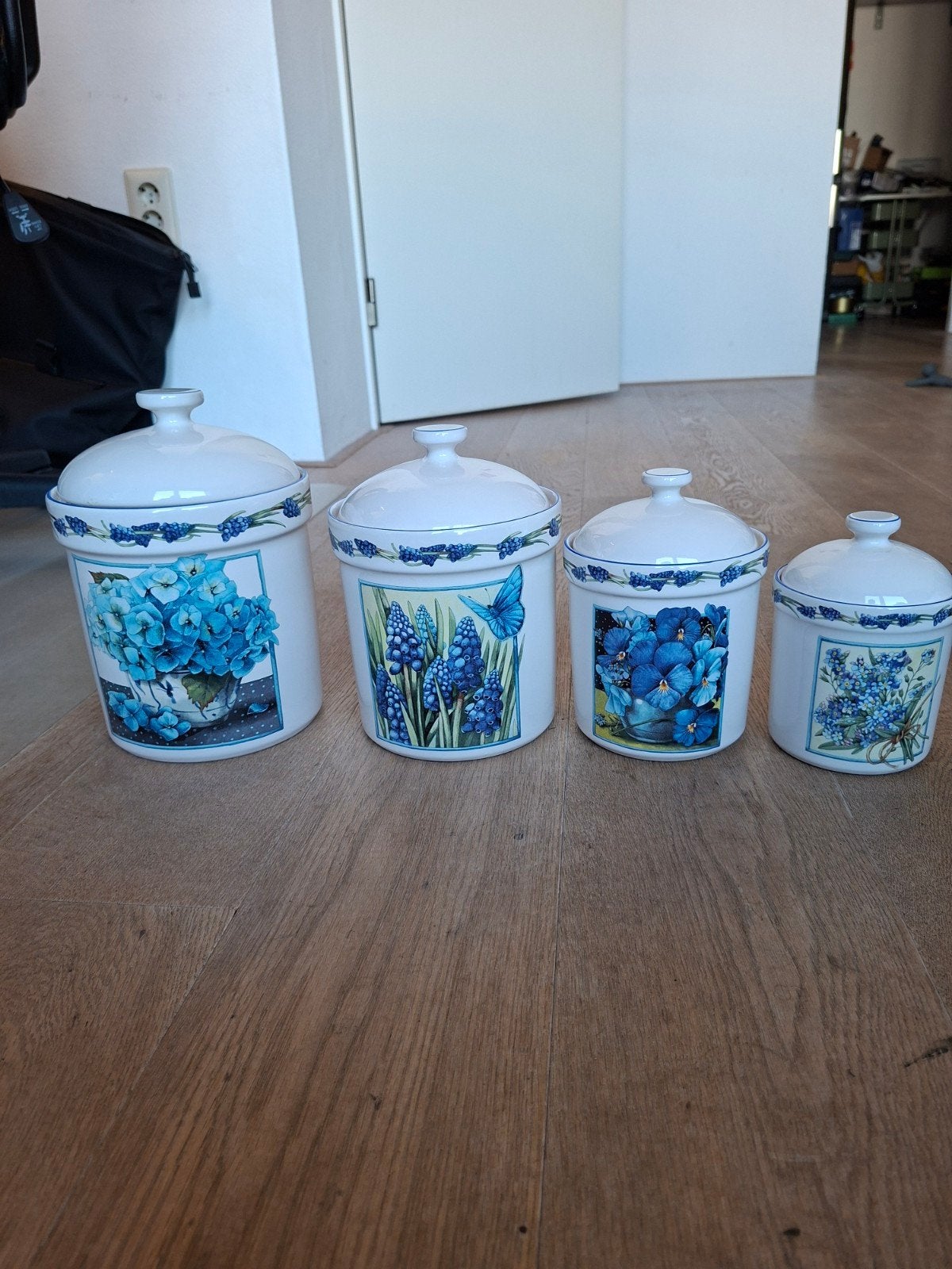Set van 4 porseleinen voorraadpotten met  Marjolein Bastin, Ophalen, Zo goed als nieuw, Voorraadpot, Steen/keramiek