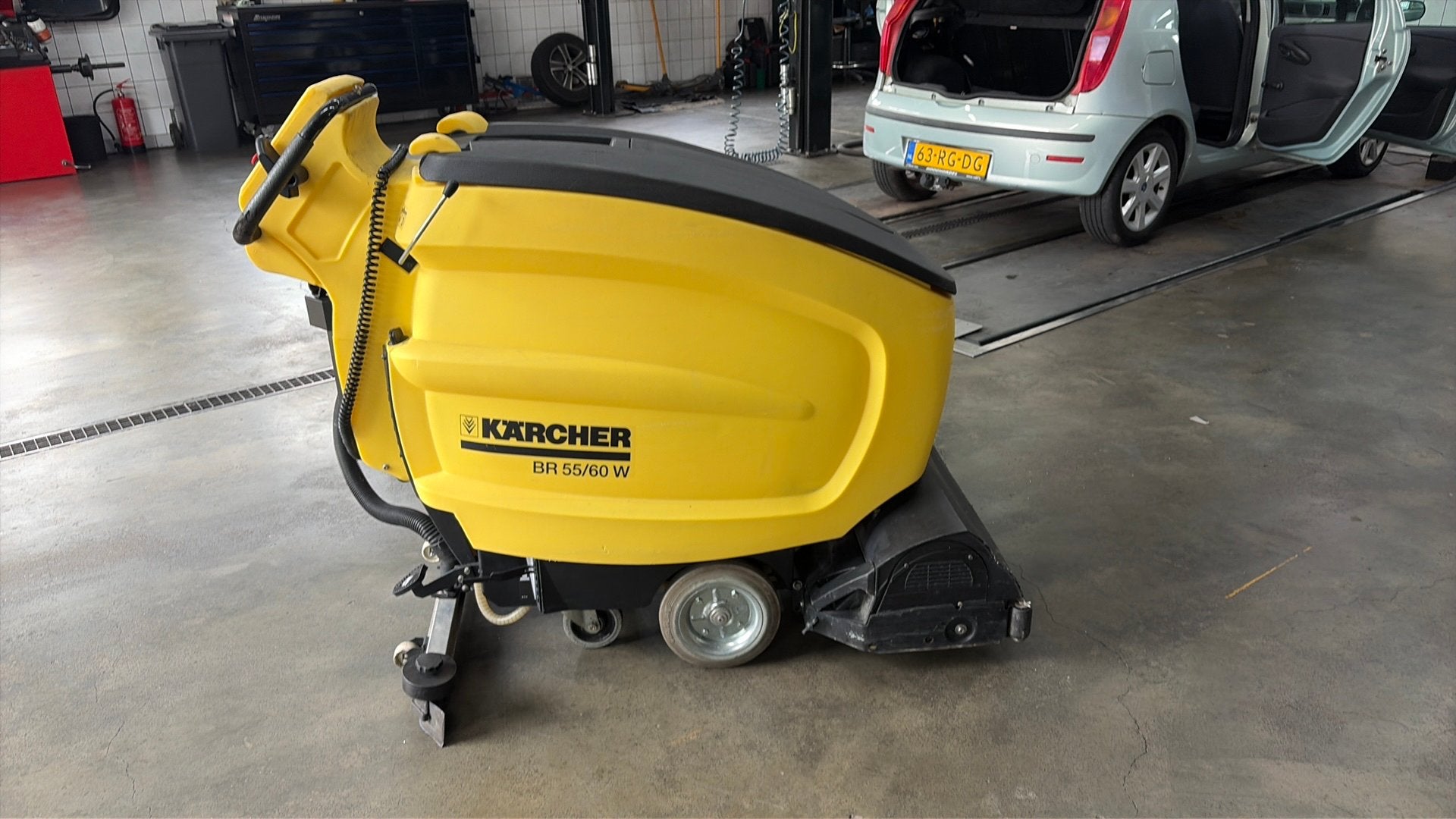 Nette goed werkende kärcher schrobmachine, Doe-het-zelf en Verbouw, Ophalen of Verzenden, Gebruikt