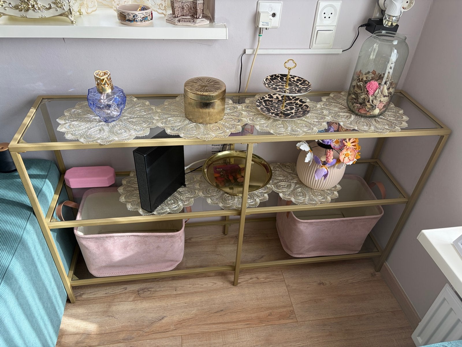 Gouden console tafel met glazen platen, Huis en Inrichting, Overige Huis en Inrichting, Zo goed als nieuw, Ophalen