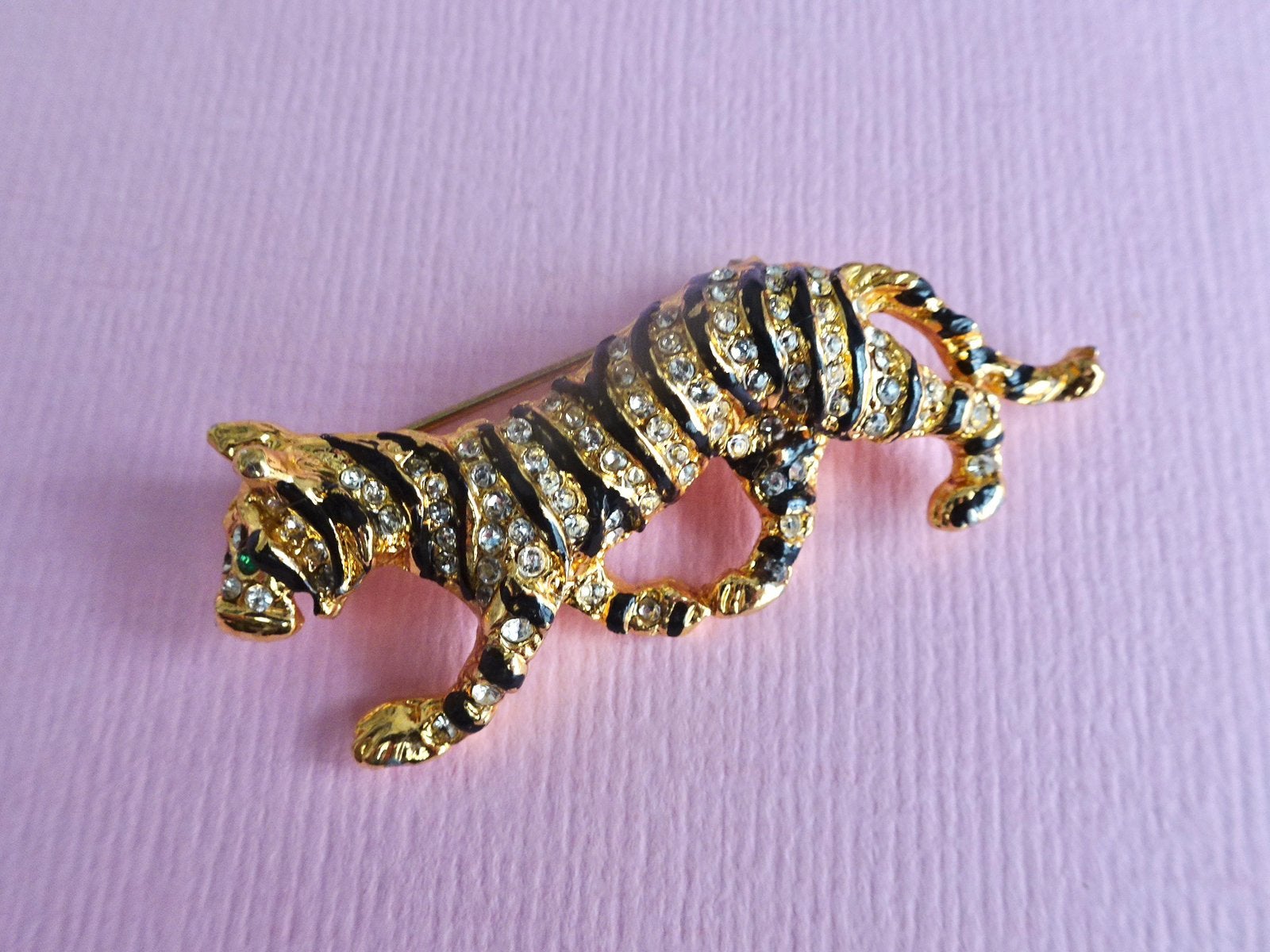 jwg Vintage 80s tijger kat broche zwart emaille goud verguld, Sieraden, Tassen en Uiterlijk, Verzenden, Overige materialen, Broche