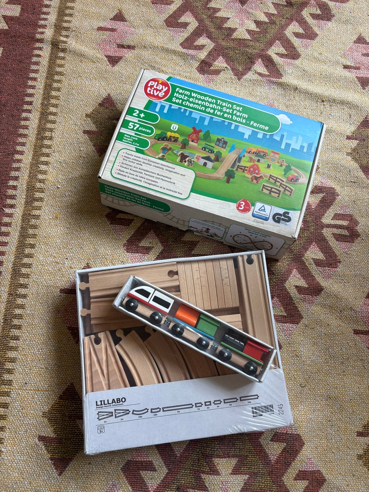 Twee houten treinsets, waarvan 1x IKEA nieuw in verpakking, Kinderen en Baby's, Speelgoed | Houten speelgoed, Ophalen of Verzenden