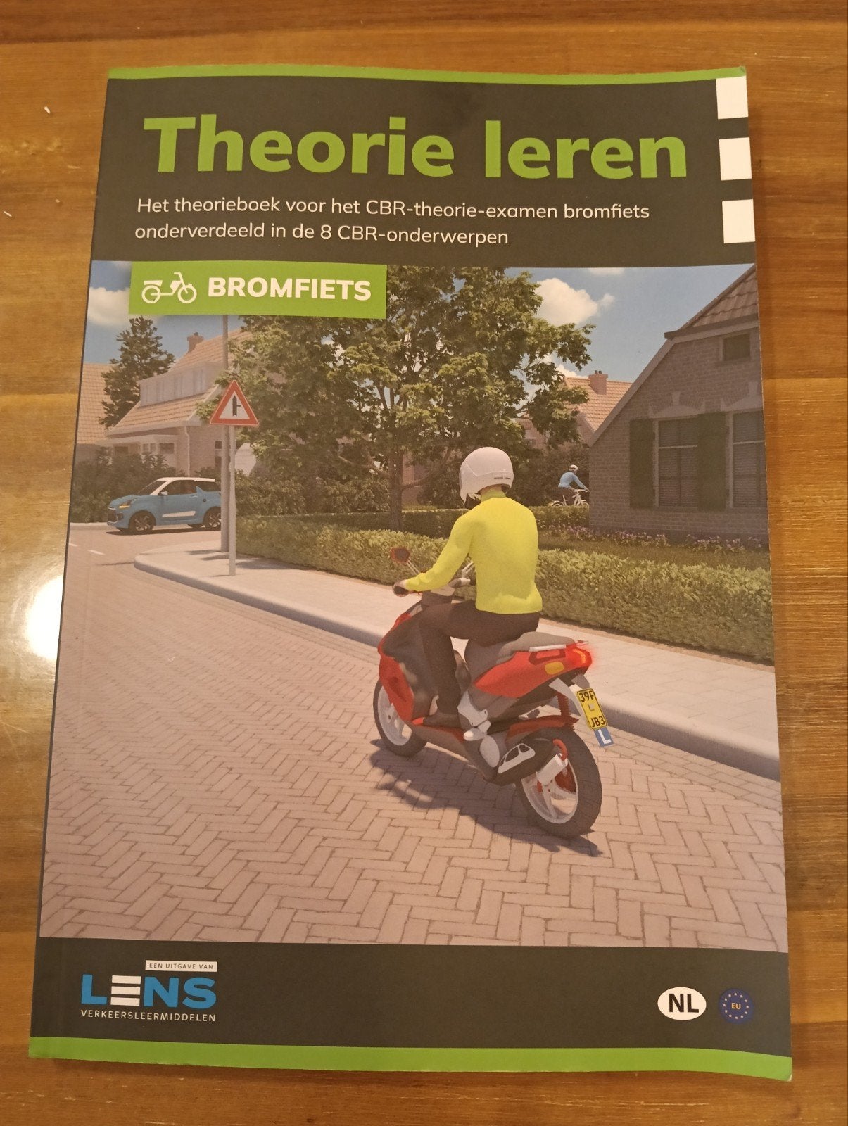 Theorie leren bromfiets - CBR theorie-examen, Boeken, Ophalen of Verzenden, Zo goed als nieuw, Lens Verkeersleermiddelen