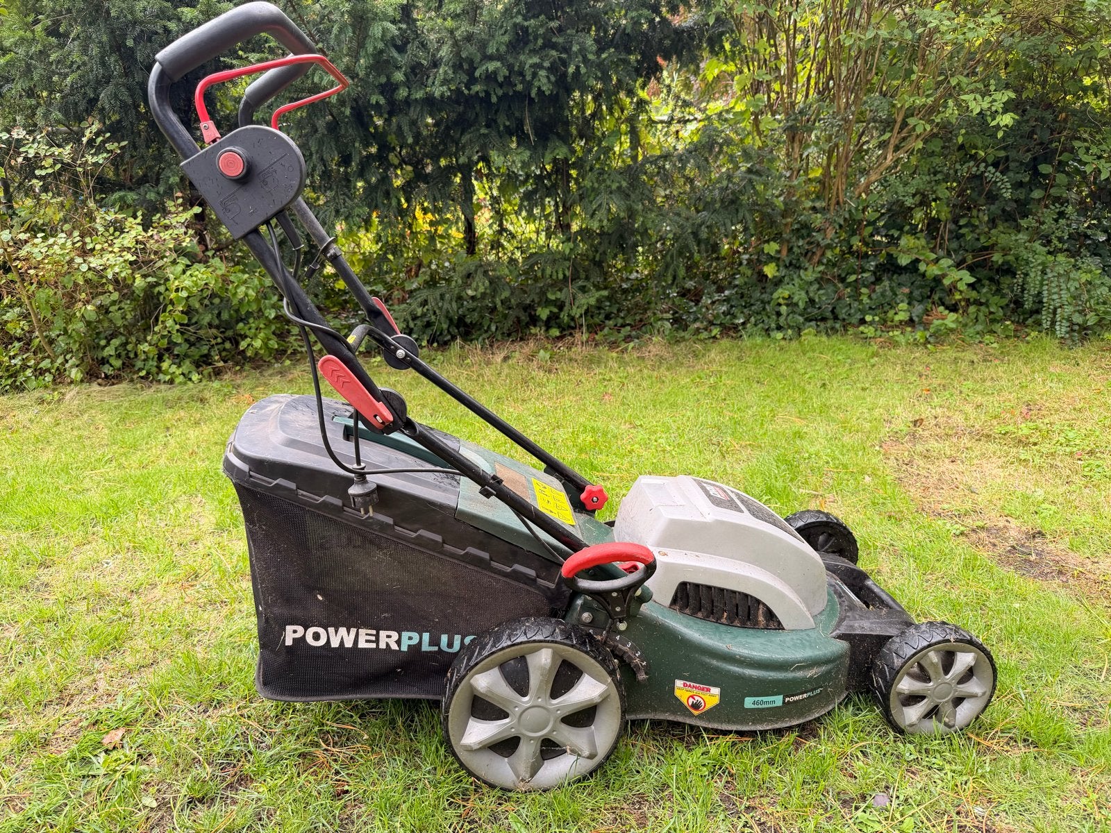 Powerplus POWPG10240 Elektrische Grasmaaier 1800W 460mm, Tuin en Terras, Grasmaaiers, Ophalen, Cirkelmaaier, Gebruikt, Elektrische grasmaaier