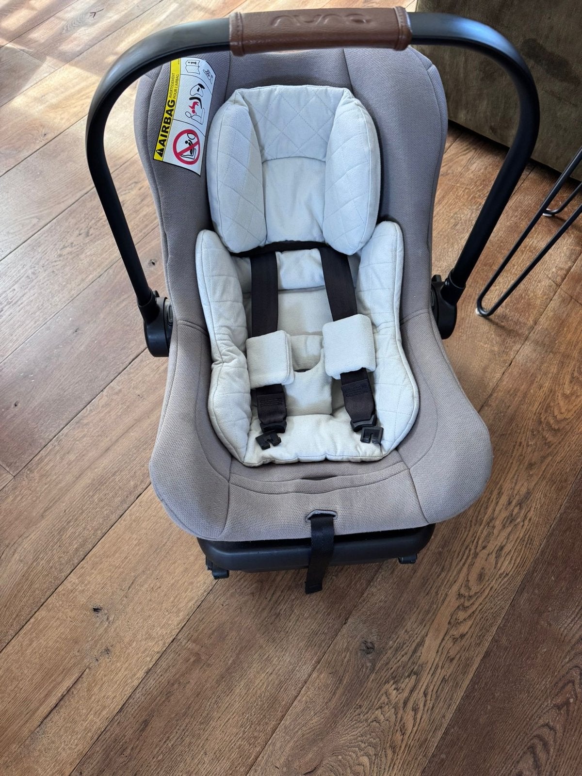 Nuna Pipa Lite Autostoel - Zo goed als nieuw, Overige merken, Autogordel of Isofix, Zo goed als nieuw, 0 t/m 13 kg