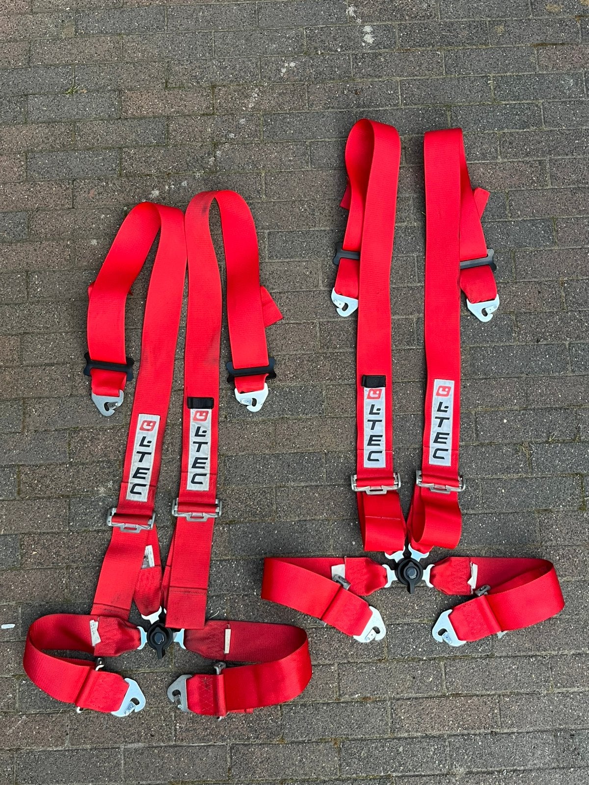 Set 4 punts gordels Rood Ltec, Ophalen of Verzenden, Zo goed als nieuw