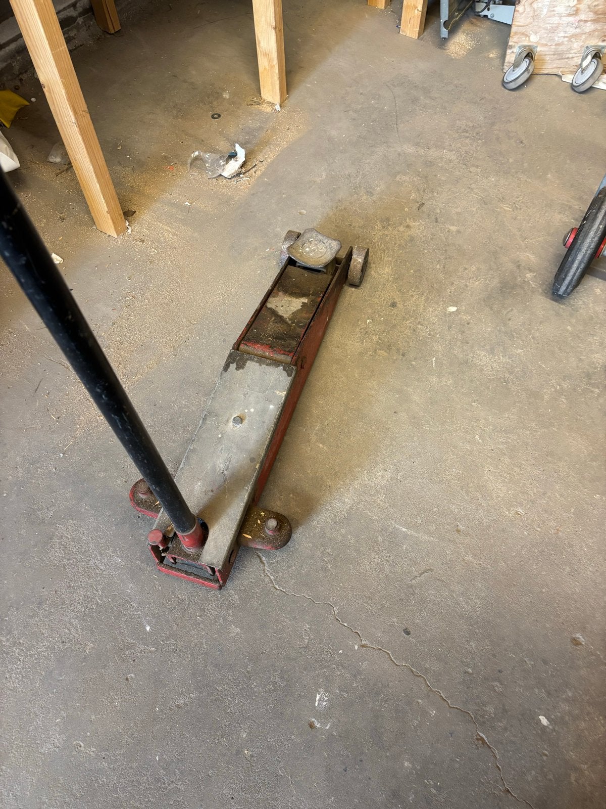 Robuuste Garagekrik - Ideaal voor elke klusser, Ophalen, Gebruikt, Hydraulisch, Garagekrik