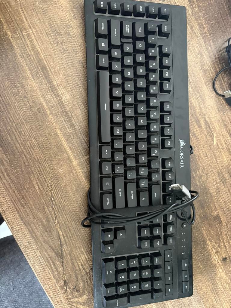 Corsair K55 RGB gaming keyboard, Computers en Software, Toetsenborden, Ophalen, Zo goed als nieuw