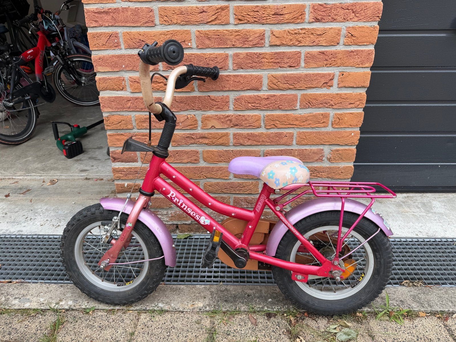 Kinderfiets roze - Rem moet nagekeken worden, Fietsen en Brommers, Fietsen | Kinderfietsjes, Ophalen, Gebruikt, Velgrem, Minder dan 16 inch