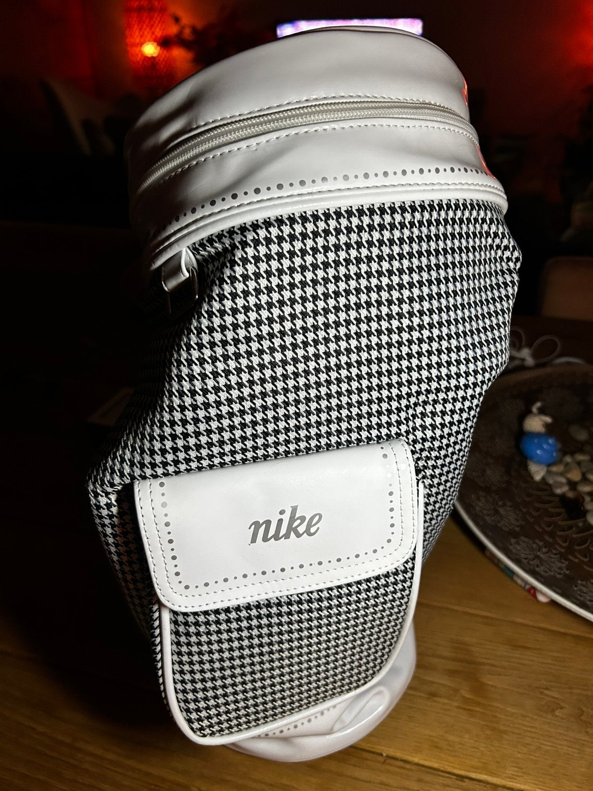 Originele schoudertas vorm van een golftas Nike, Wit, Nieuw, Leer, Ophalen