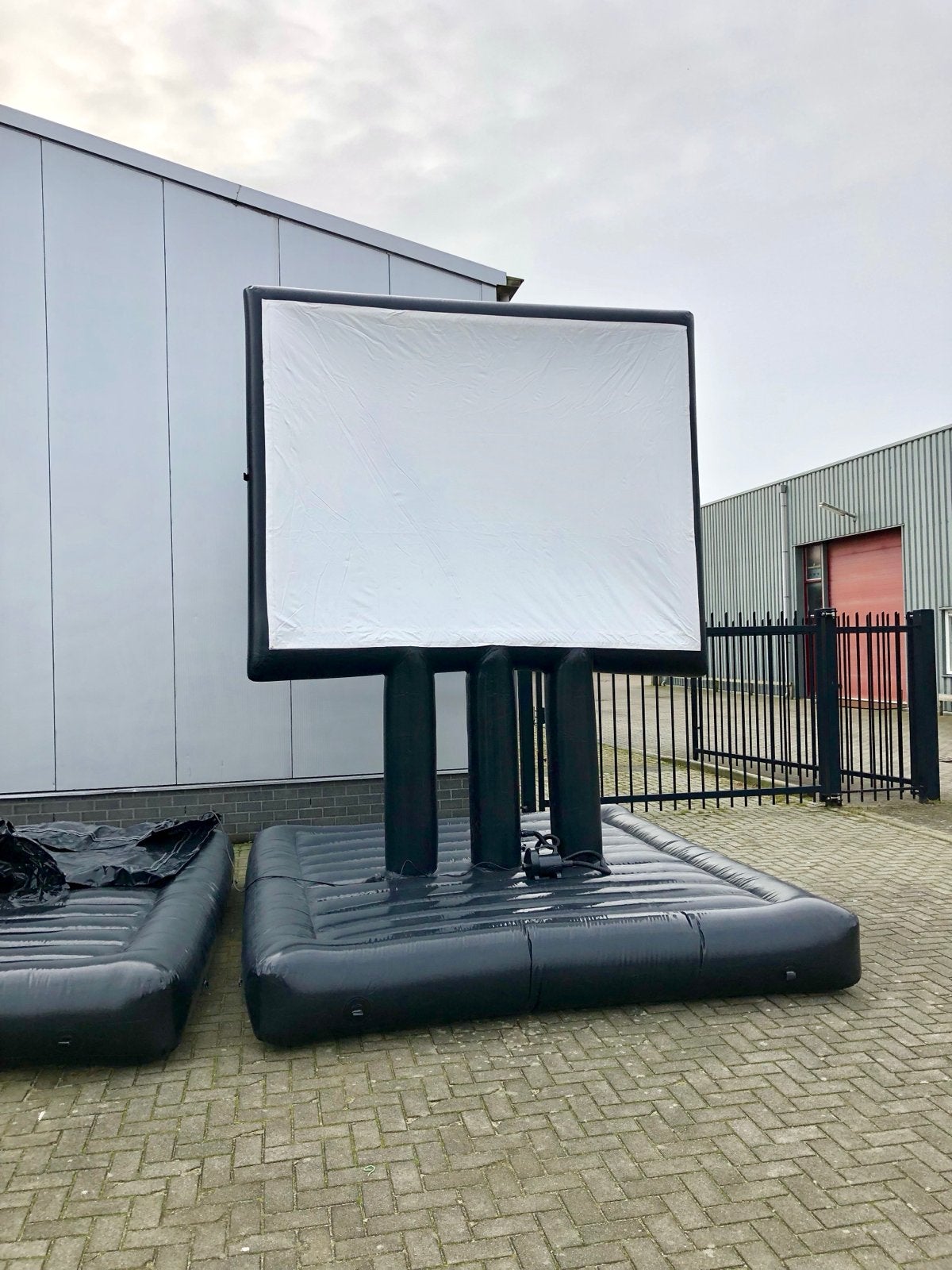 Opblaasbaar projectiescherm - Groot formaat. Luchtdicht, Ophalen of Verzenden, Elektrisch, Zo goed als nieuw