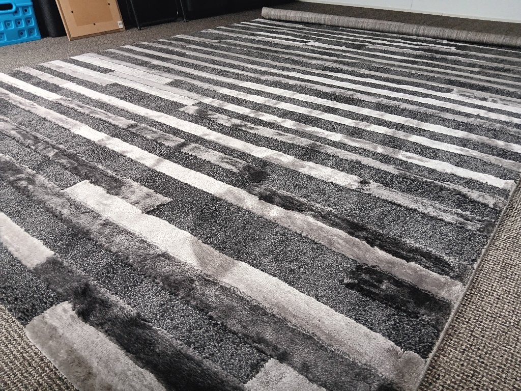 Nieuw vloerkleed met strookdessin in antraciet tinten200x290, Ophalen, 200 cm of meer, Rechthoekig, Zwart