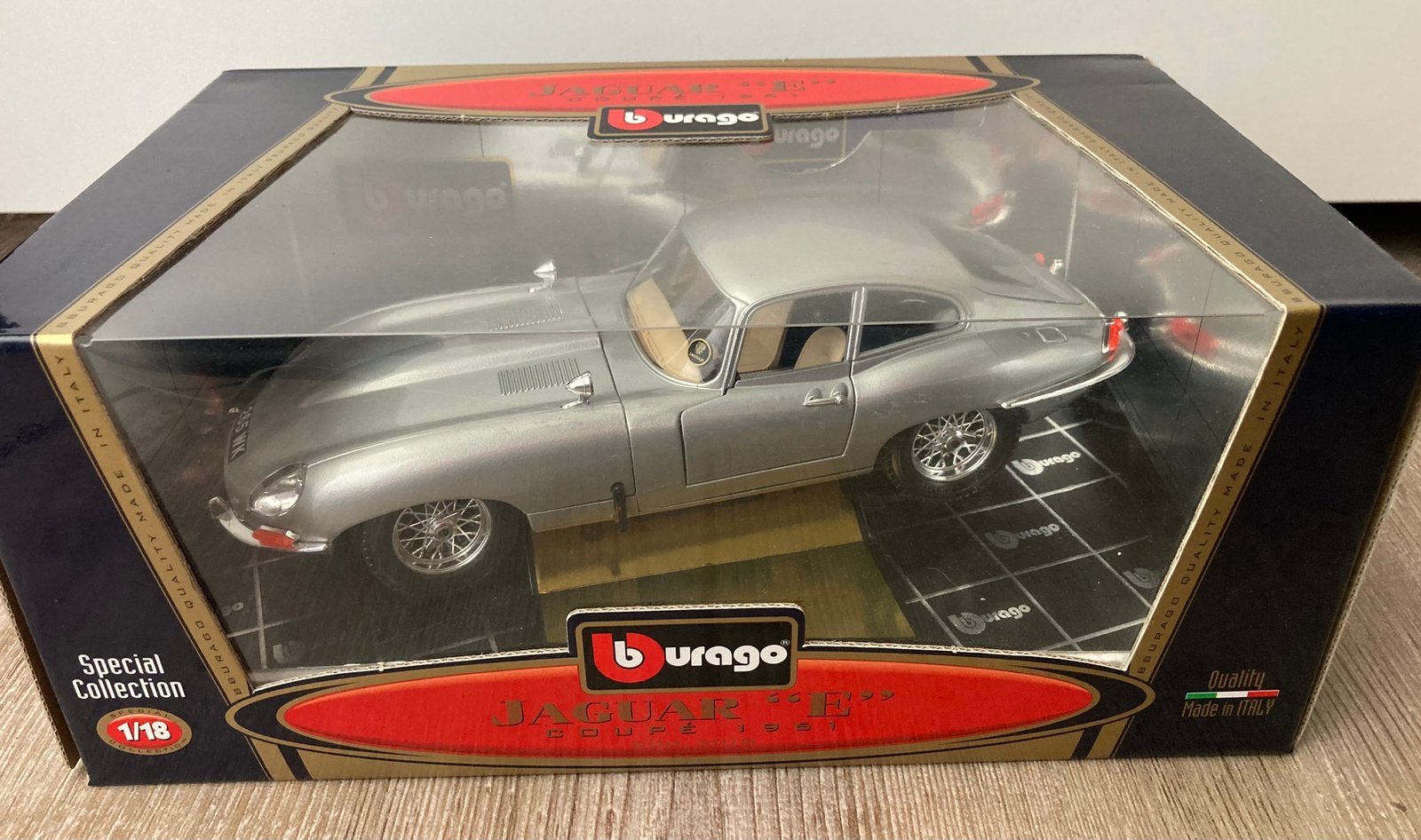 Jaguar E Coupe (1961 - E-Type) - Burago, Hobby en Vrije tijd, Modelauto's | 1:18, Ophalen of Verzenden, Auto, Bburago