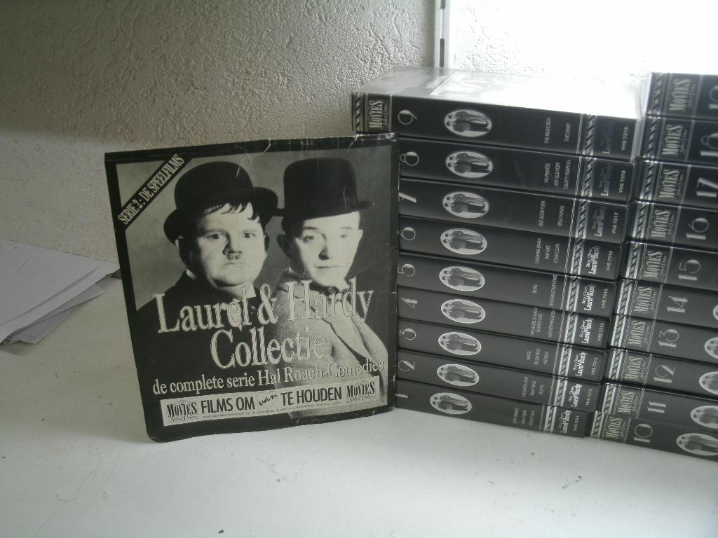 vhs 227b 28 films laurel & hardy, Alle leeftijden, Ophalen of Verzenden, Zo goed als nieuw, Komedie