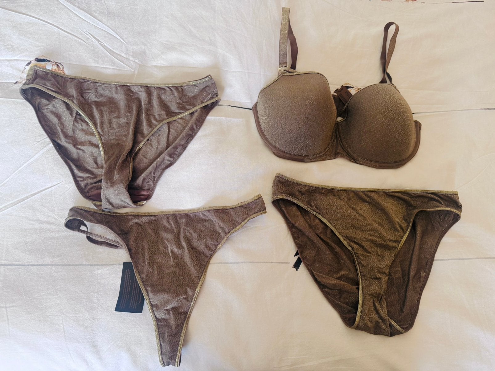 Marlies Dekkers goudkleurige set BH 80F broekjes string XL, Verzenden, Goud, Setje