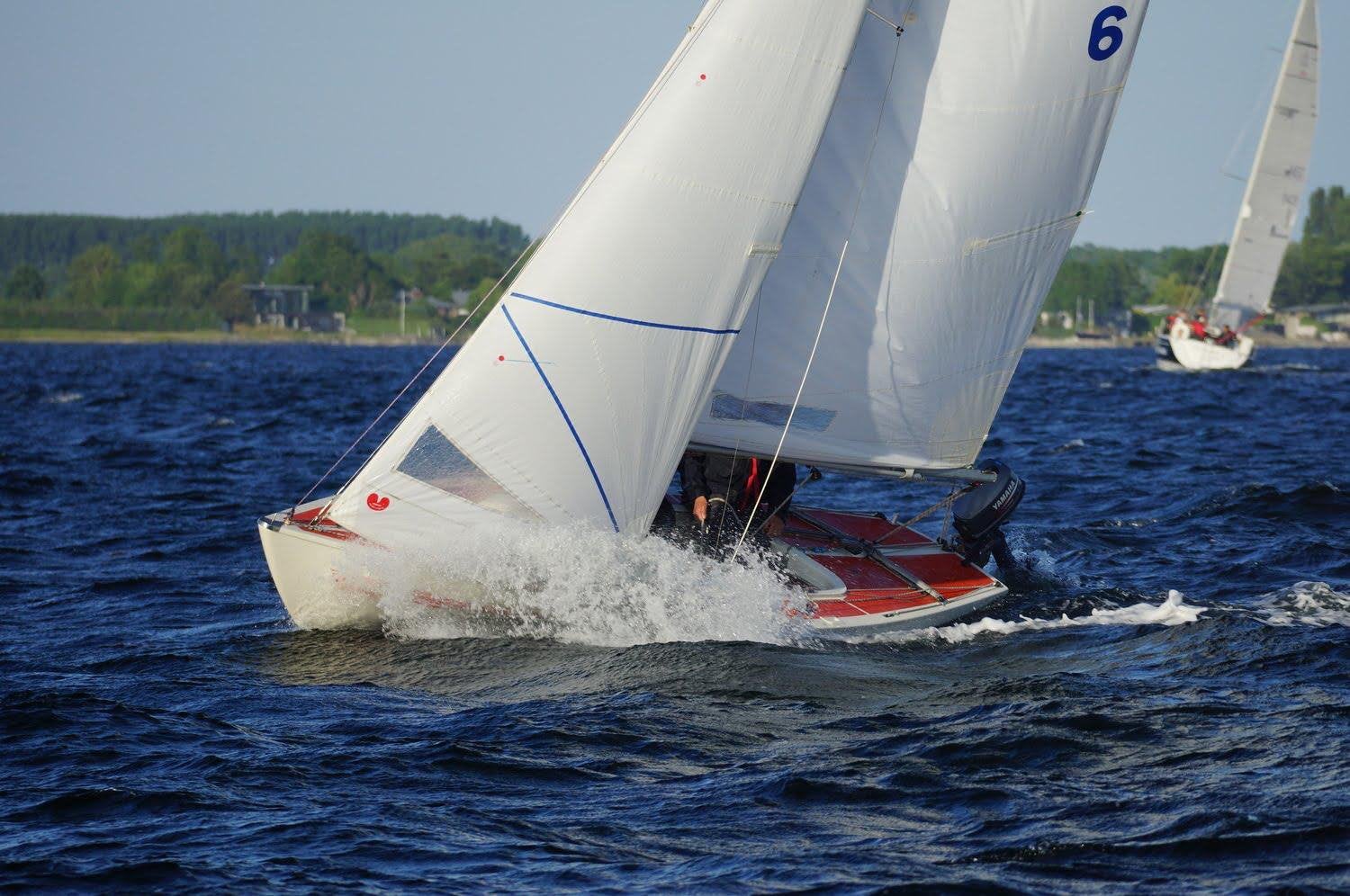 Yngling zeilboot, goed onderhouden, Watersport en Boten, Ophalen, Fok, Gebruikt, Polyester