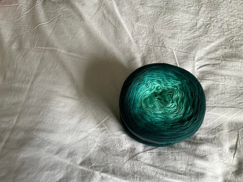 Groen Ombre Garen Cake - Perfect voor Haken en Breien, Ophalen of Verzenden, Nieuw, Breien of Haken, Wol of Garen