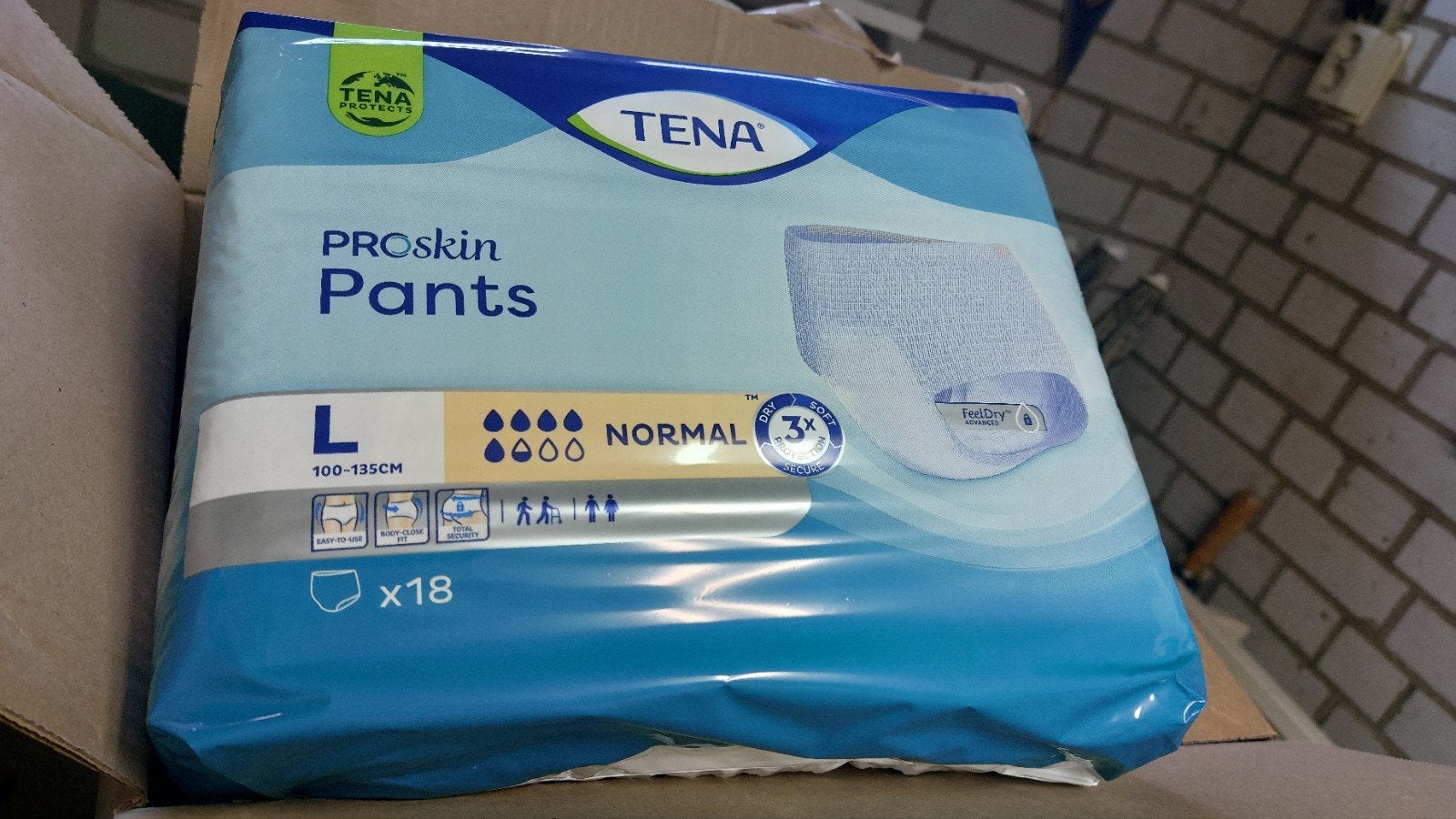 8 pakken Tena incontinentie luiers L, Diversen, Ophalen, Nieuw
