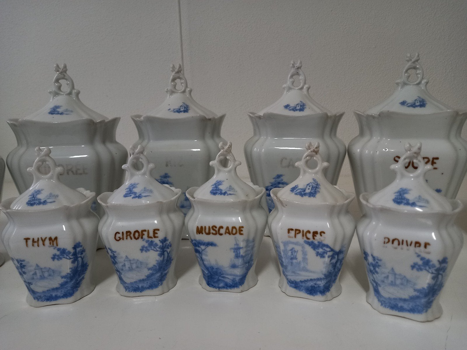 12 delig antieke Franse porseleinen keukenpotten, Antiek en Kunst, Ophalen of Verzenden