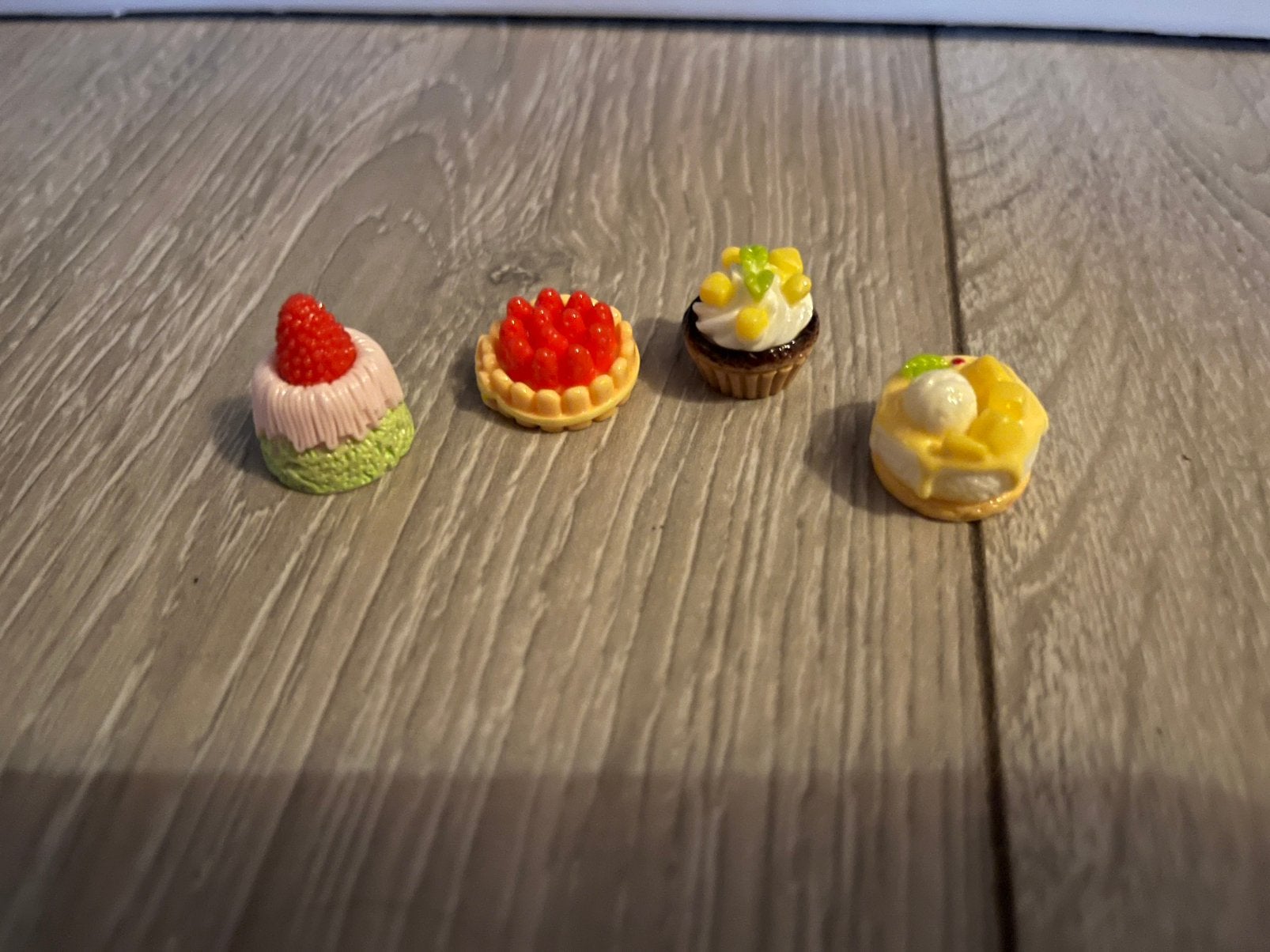 4 mooie gebakjes incl verzenden, Ophalen, Nieuw, Poppenhuis