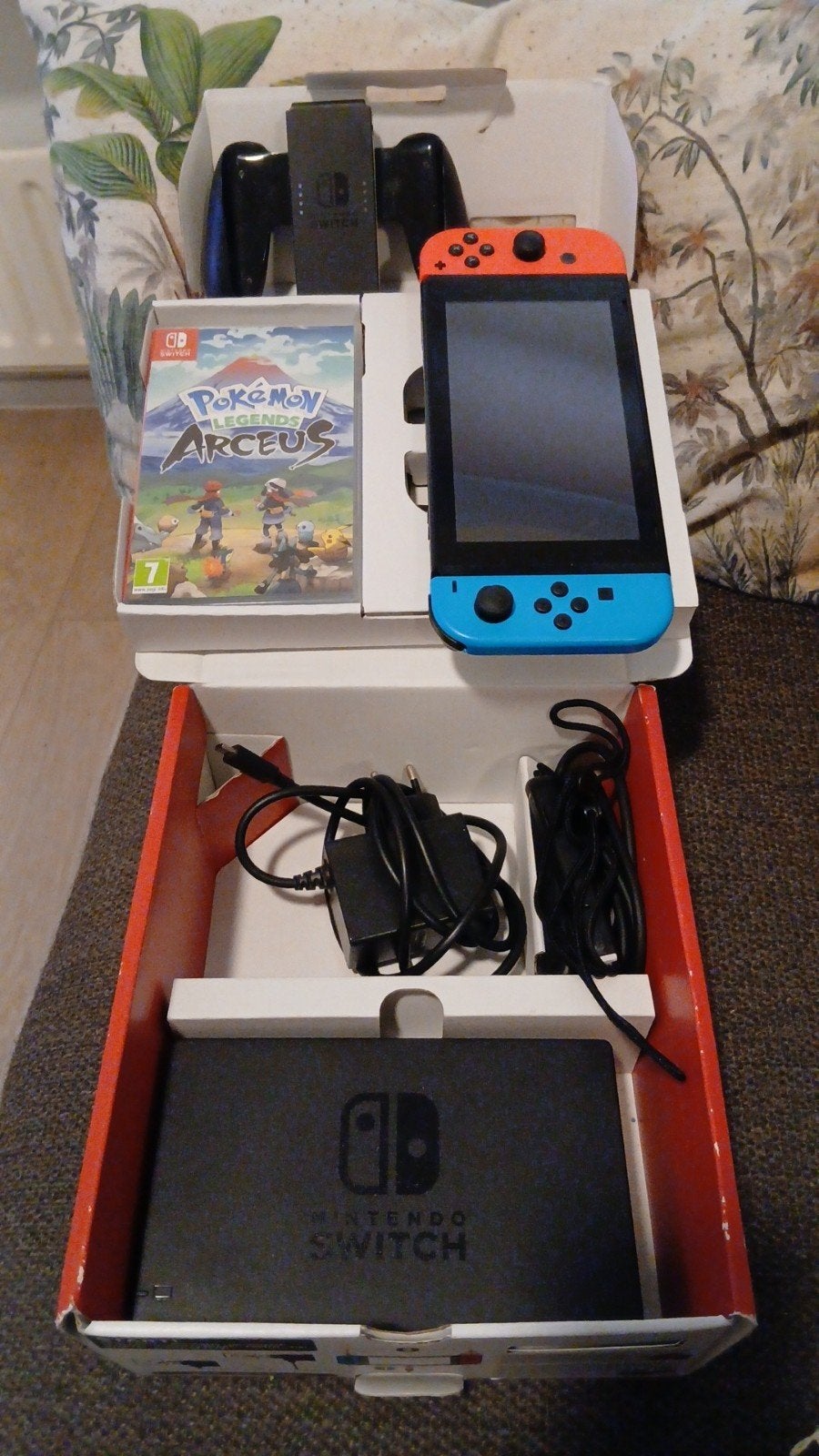 nintendo switch + pokemon legends arceus, Ophalen, Zo goed als nieuw, Switch Original
