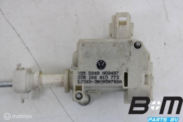 Stelelement voor tankklep VW Golf 5 1K6810773, Gebruikt