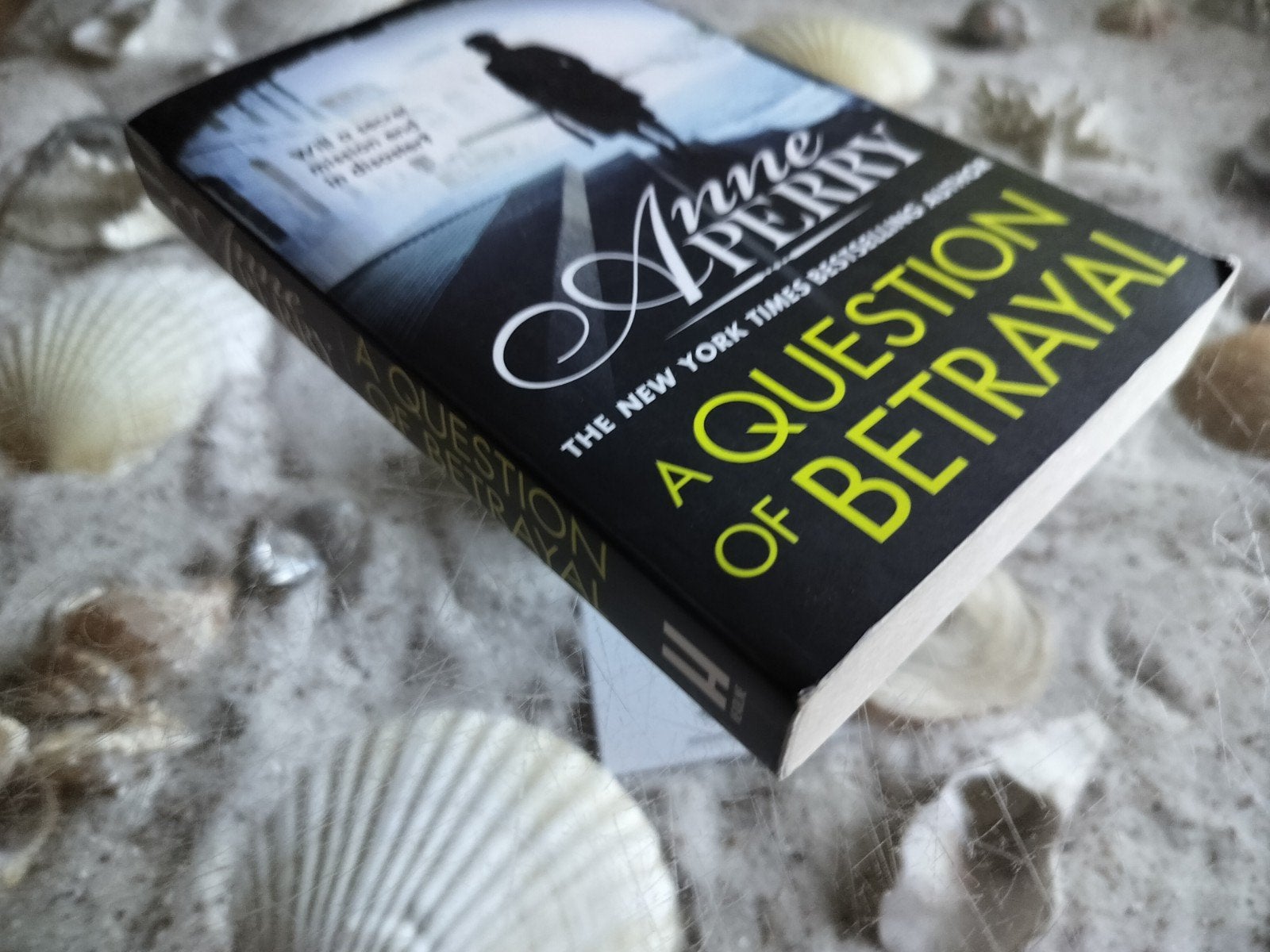 Anne Perry - A question of betrayal - English, Ophalen of Verzenden, Gelezen